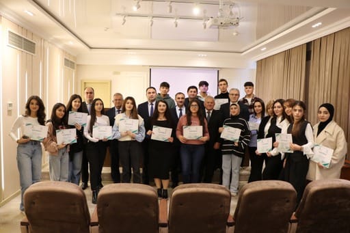 "Iqlim deyisikliyi&nbsp; ve yasil enerjiye kecid: Azerbaycanin hedefleri" movzusunda telim